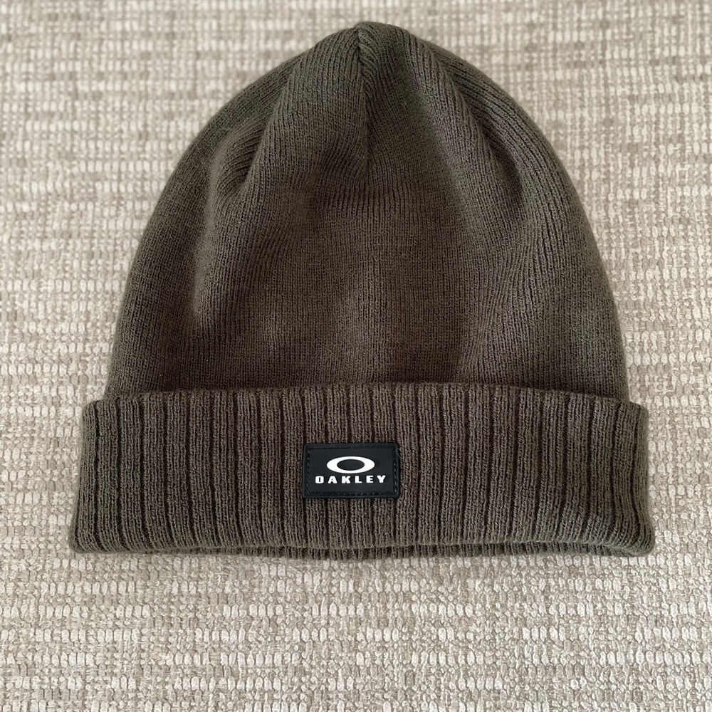 Oakley Knit Beanie
